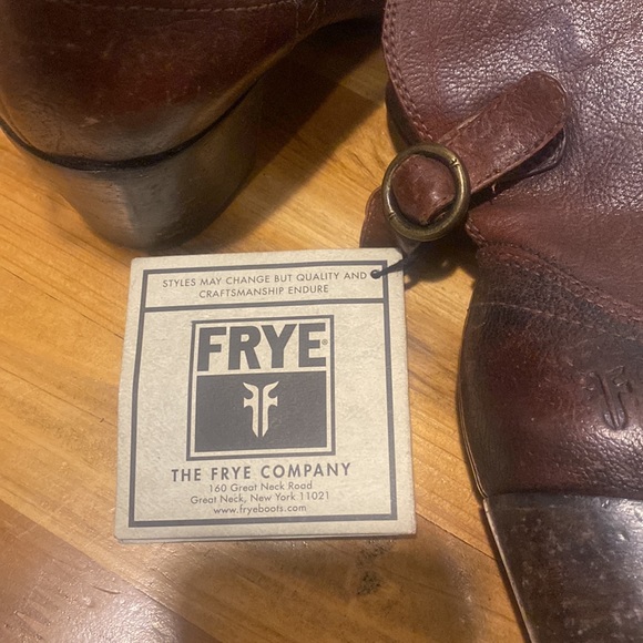 NWT Frye Lucinda Short Reddish Dark Brown Size 6 - Picture 12 of 13